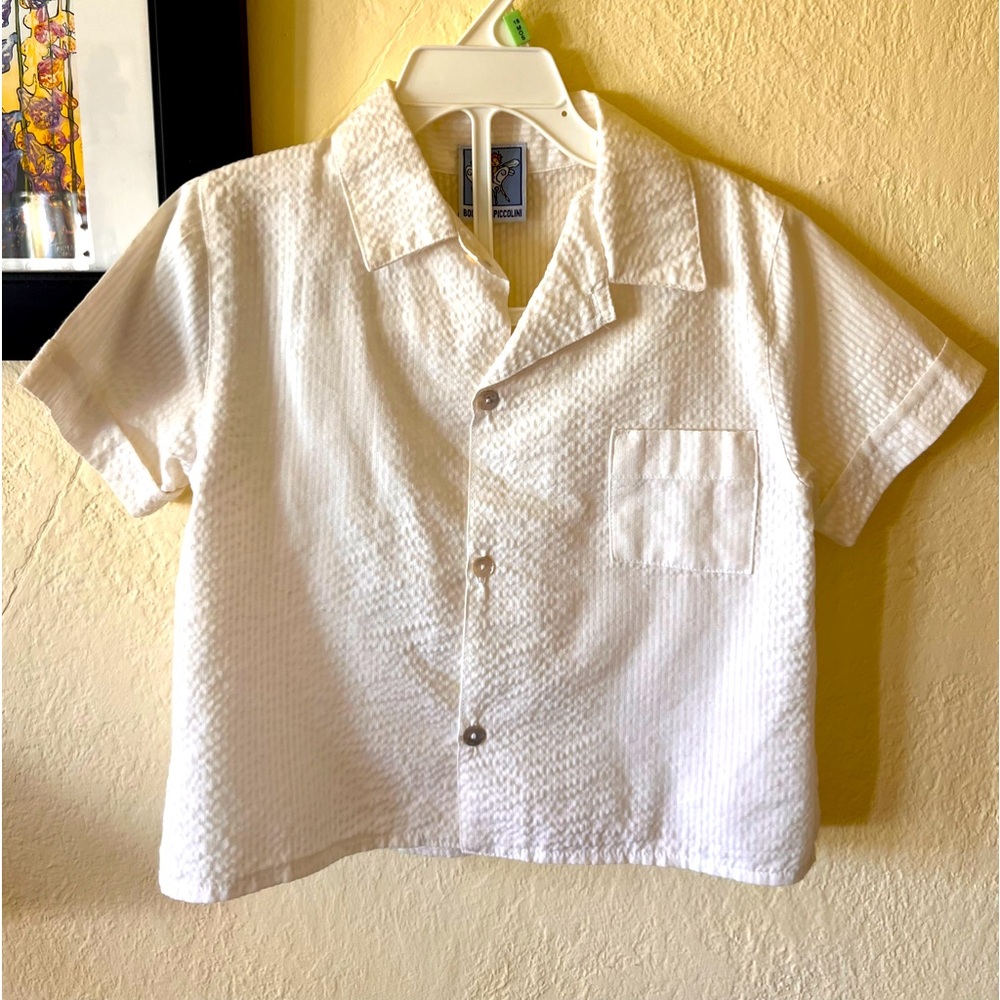 Seersucker button down with mother of pearl buttons. Never been worn